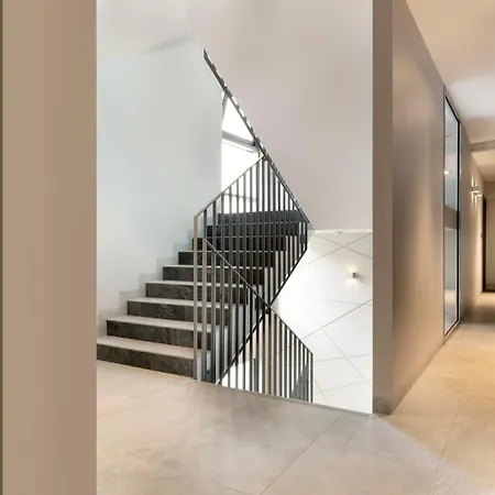 Elite Malczewskiego 109